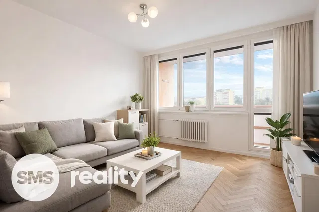 Хол; дървен под, естествена светлина, модерен стил, високи тавани