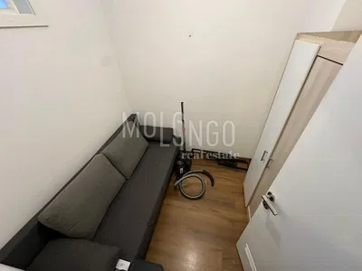 Cuisine; électroménager, parquet, lumière naturelle, style moderne