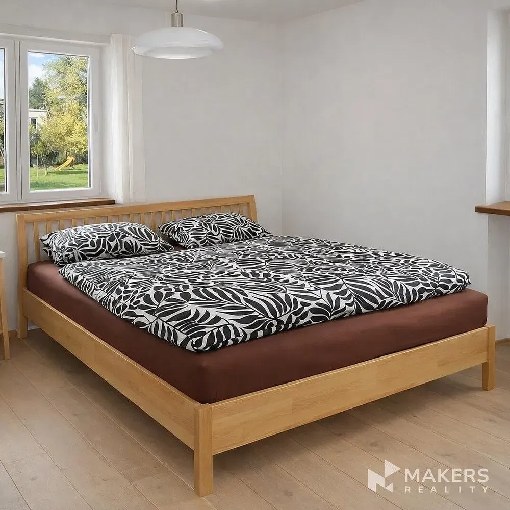 Living room; wood floor, natural light, modern style