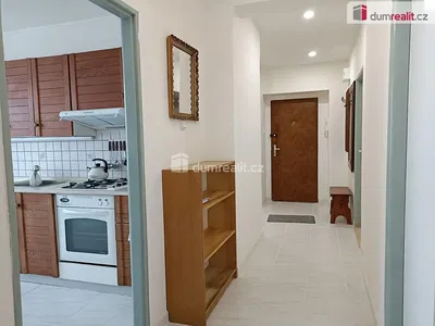 Küche; küchengeräte, holzboden, tageslicht, moderner stil