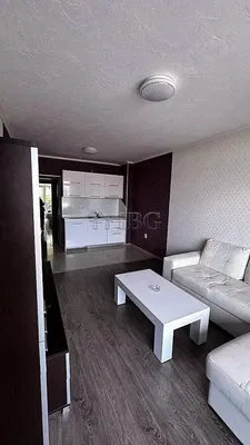 Кухиња; кухињски апарати, дрвени под, природно светло, модерни стил