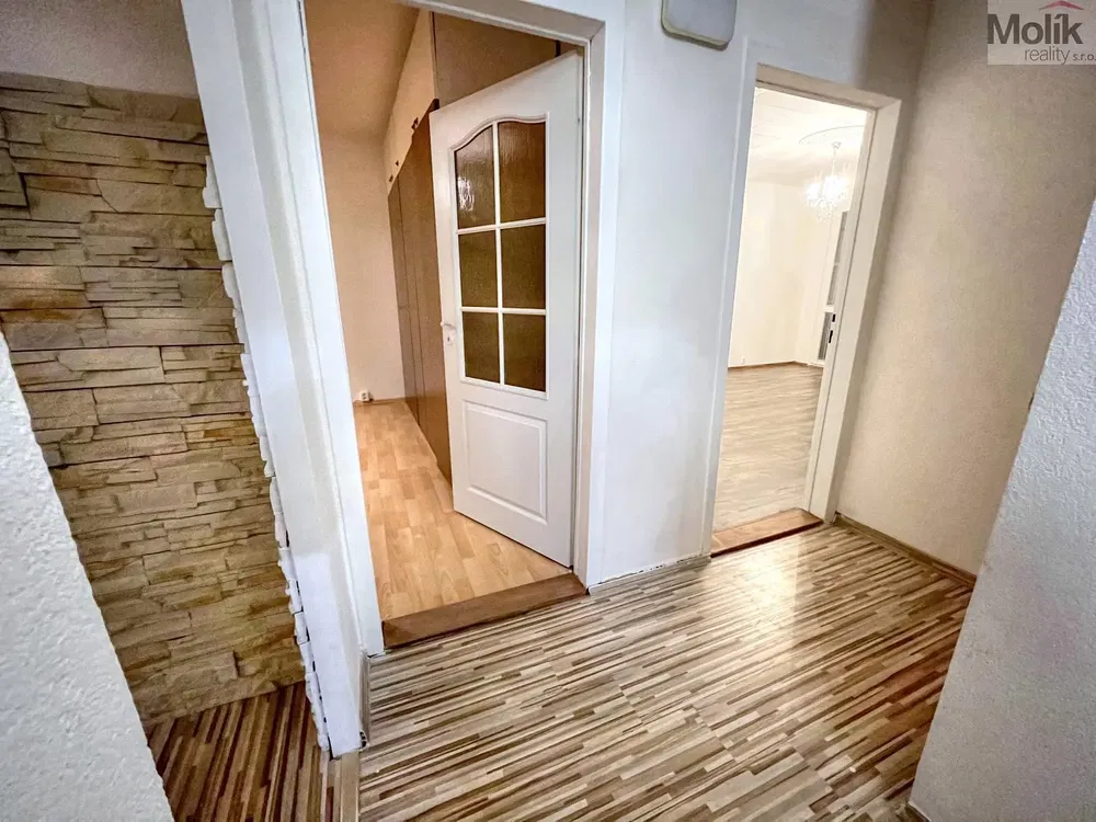 Хол; гледка, естествена светлина, модерен стил