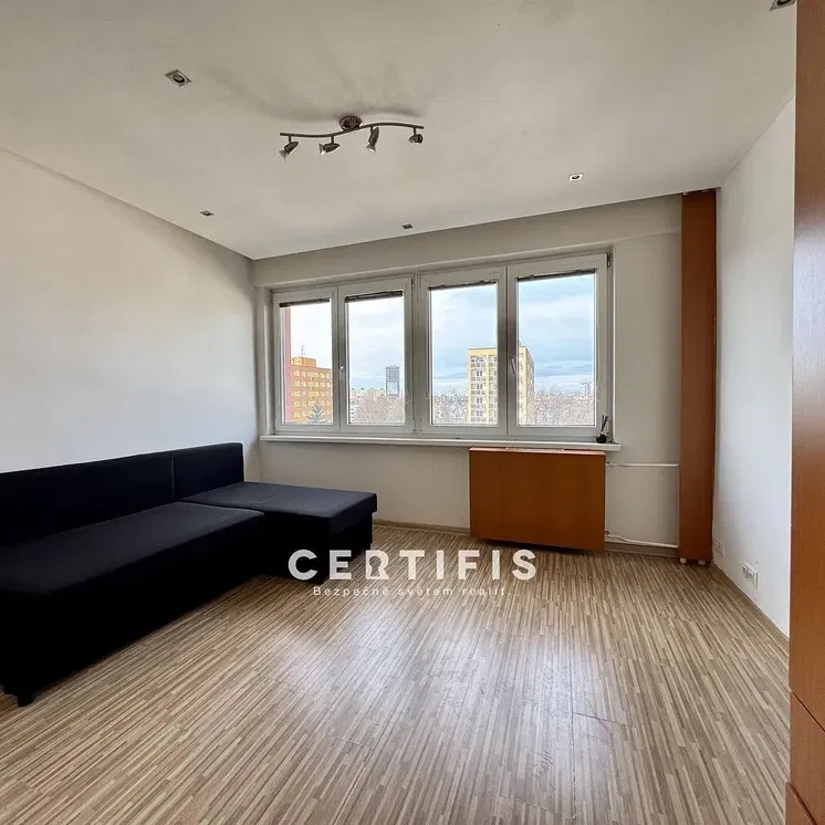 Küche; küchengeräte, holzboden, tageslicht, moderner stil