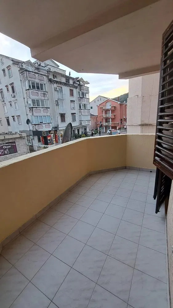 Kitchen; kitchen appliances, wood floor, natural light, modern style