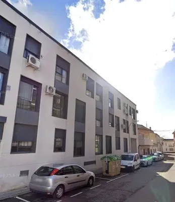 Küche; küchengeräte, holzboden, tageslicht, moderner stil