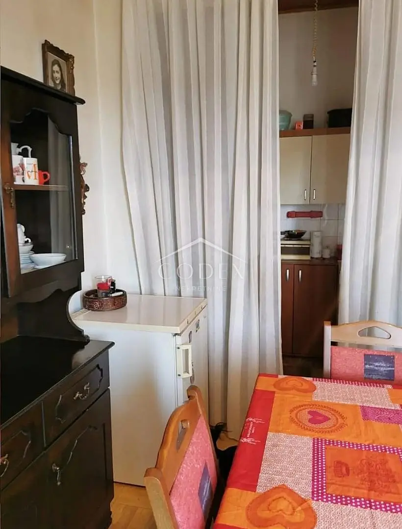 Wohnzimmer; holzboden, tageslicht, moderner stil