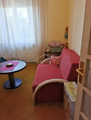 Wohnzimmer; holzboden, tageslicht, moderner stil