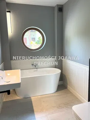 Küche; küchengeräte, holzboden, tageslicht, moderner stil