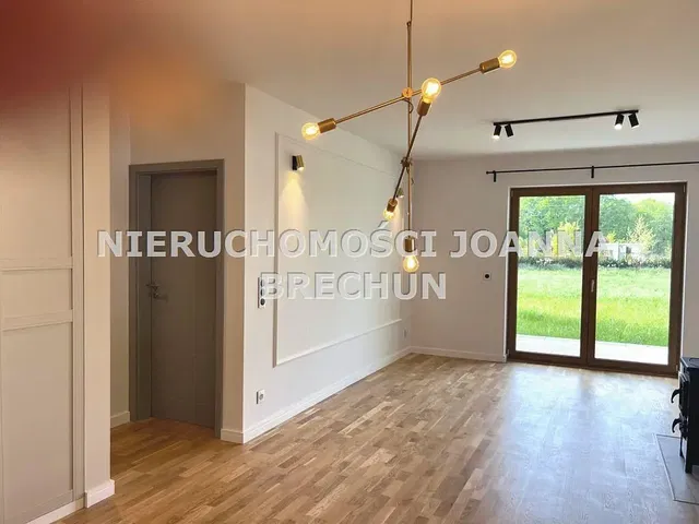 Küche; küchengeräte, holzboden, tageslicht, moderner stil