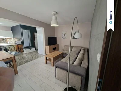 Cuisine; électroménager, parquet, lumière naturelle, style moderne