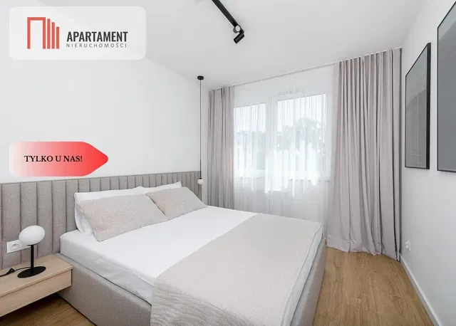 Küche; küchengeräte, holzboden, tageslicht, moderner stil