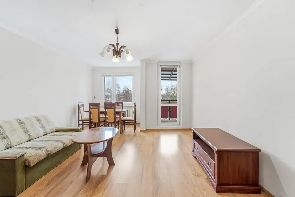 Küche; küchengeräte, holzboden, tageslicht, moderner stil