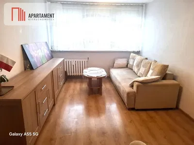 Küche; küchengeräte, holzboden, tageslicht, moderner stil