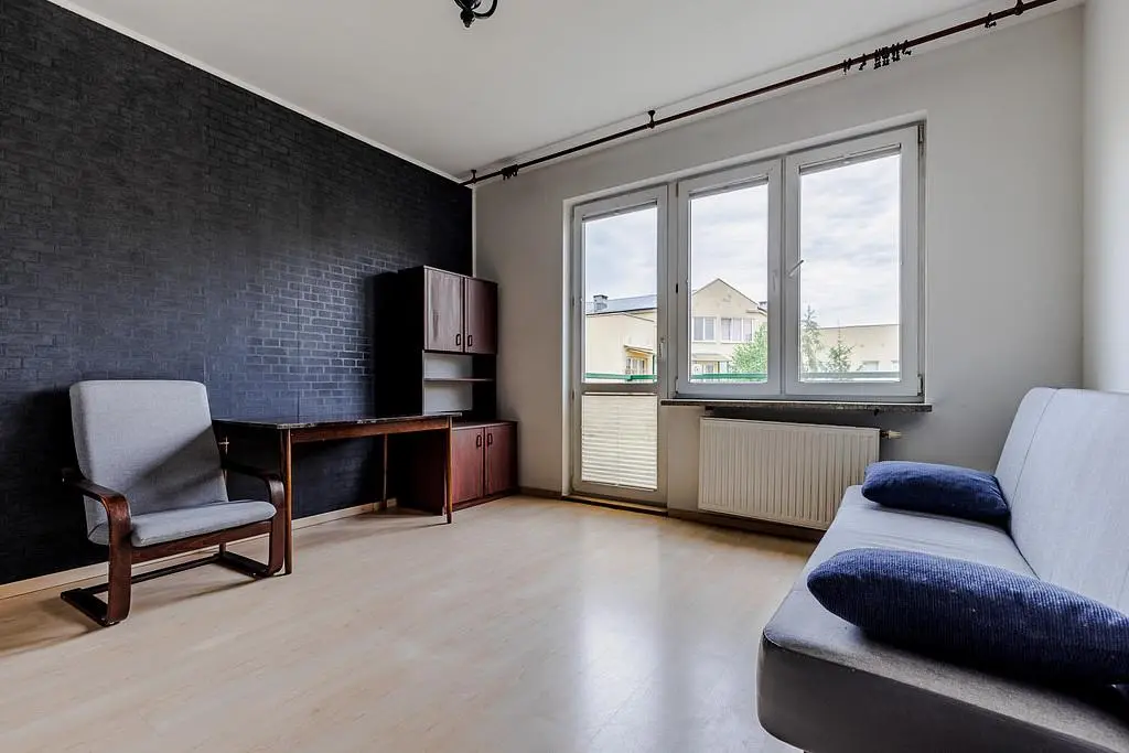 Cuisine; électroménager, parquet, lumière naturelle, style moderne