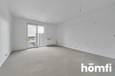 Mutfak; mutfak aletleri, ahşap zemin, doğal ışık, modern stil