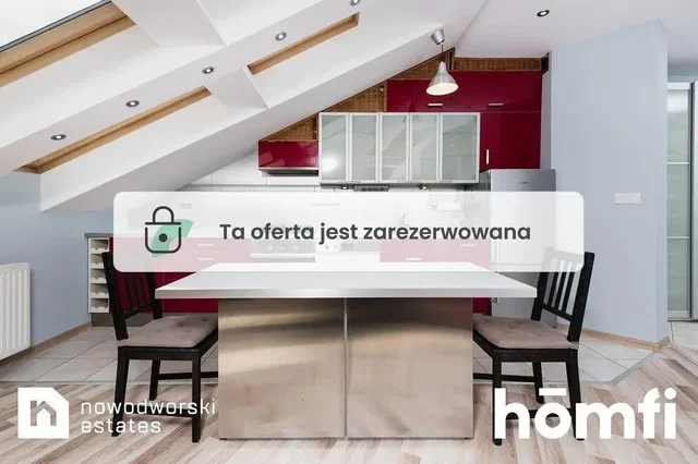 Salon; parquet, lumière naturelle, style moderne