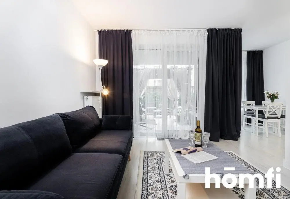 Cuisine; électroménager, parquet, lumière naturelle, style moderne