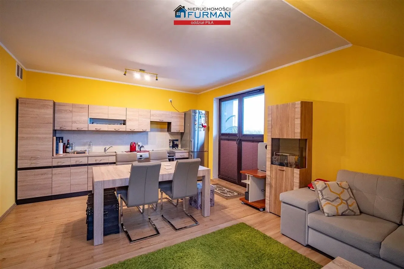 Küche; küchengeräte, holzboden, tageslicht, moderner stil