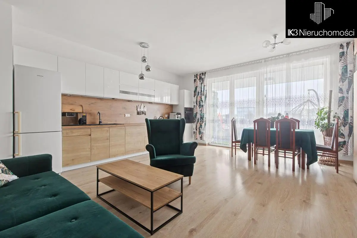 Küche; küchengeräte, holzboden, tageslicht, moderner stil