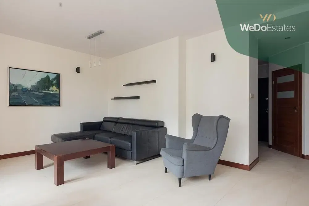 Küche; küchengeräte, holzboden, tageslicht, moderner stil