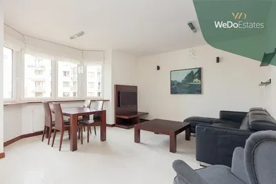 Küche; küchengeräte, holzboden, tageslicht, moderner stil