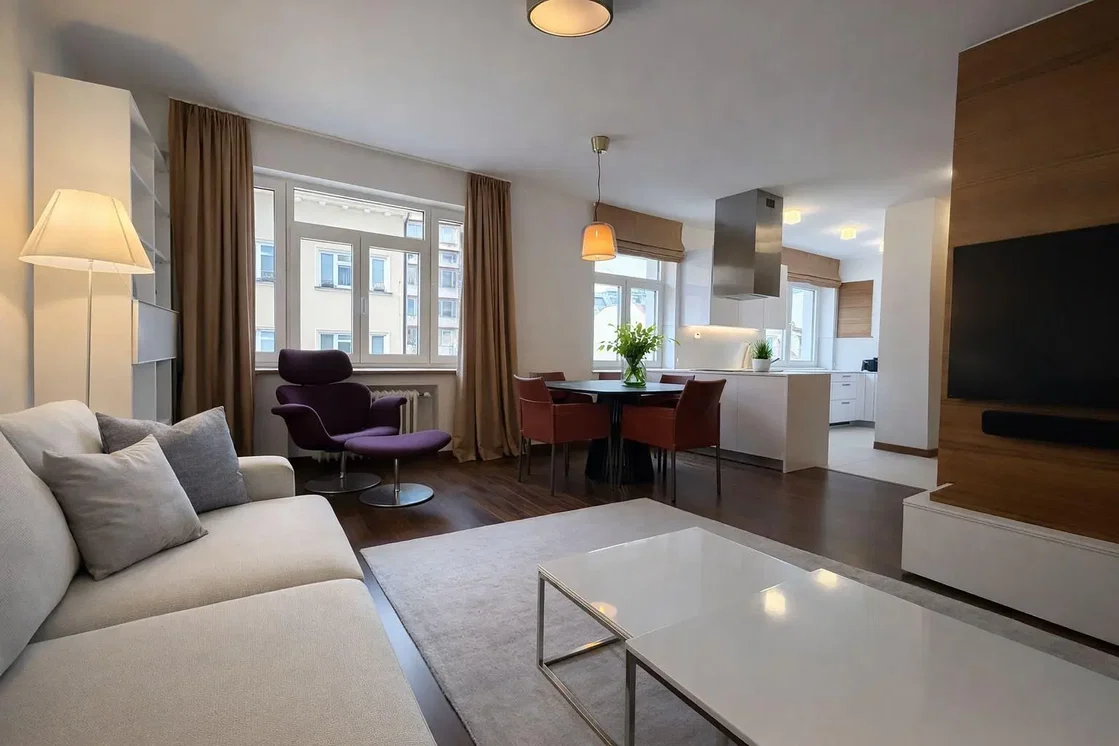 Cuisine; électroménager, parquet, lumière naturelle, style moderne