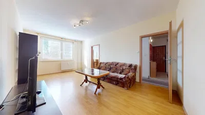 Кухиња; кухињски апарати, дрвени под, природно светло, модерни стил