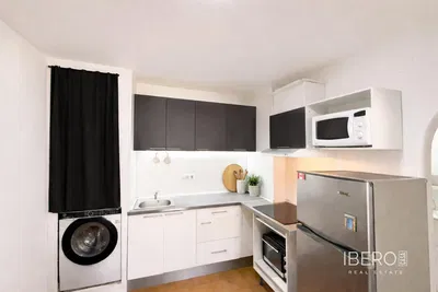 Dnevni boravak; drveni pod, prirodna svjetlost, moderan stil