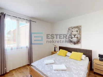 Cuisine; électroménager, parquet, lumière naturelle, style moderne