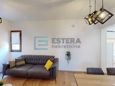 Cuisine; électroménager, parquet, lumière naturelle, style moderne