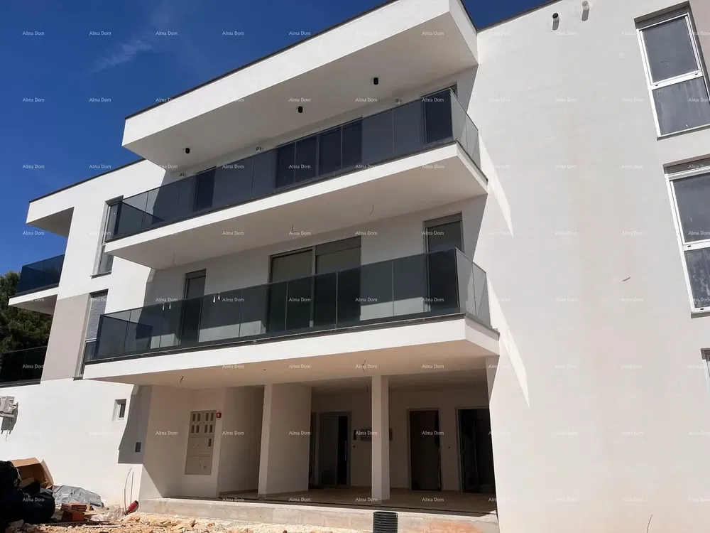 Küche; küchengeräte, holzboden, tageslicht, moderner stil