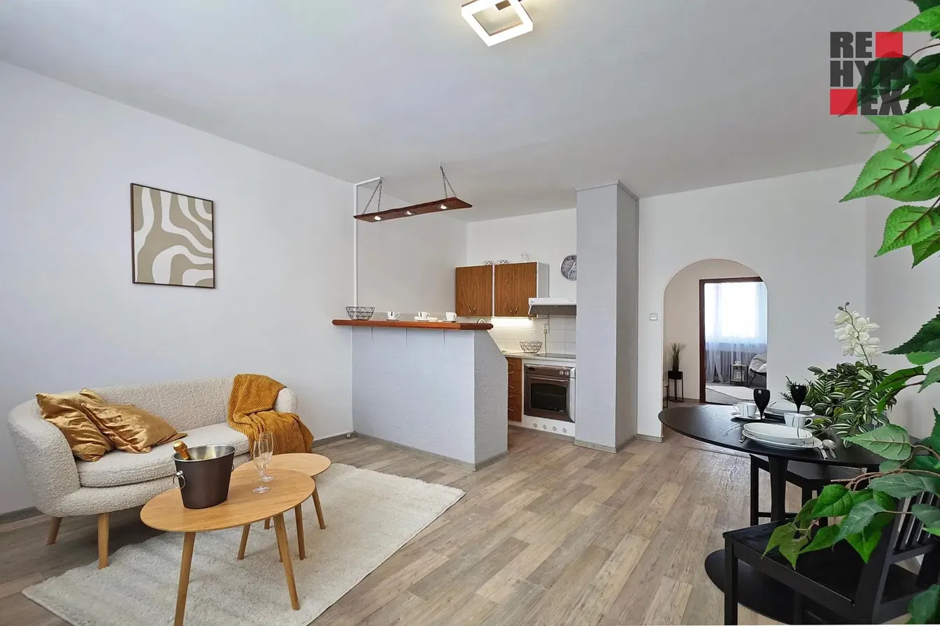 Küche; küchengeräte, holzboden, tageslicht, moderner stil