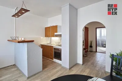 Wohnzimmer; holzboden, tageslicht, moderner stil