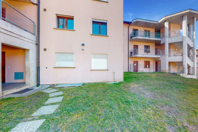 Cocina; electrodomésticos, suelo de madera, luz natural, estilo moderno