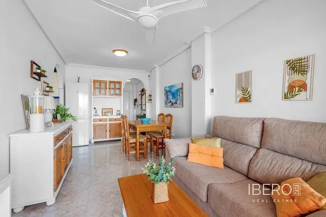 مطبخ; أجهزة المطبخ, أرضية خشبية, ضوء طبيعي, أسلوب عصري