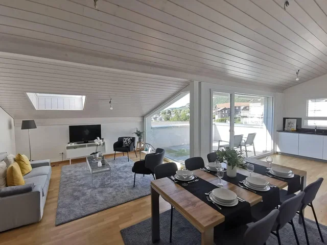 Küche; küchengeräte, holzboden, tageslicht, moderner stil