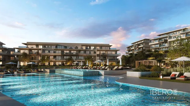 Obývací pokoj; dřevěná podlaha, přirozené světlo, moderní styl