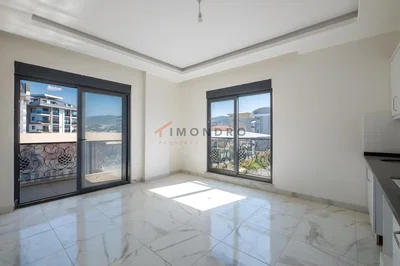 مطبخ; أجهزة المطبخ, أرضية خشبية, ضوء طبيعي, أسلوب عصري