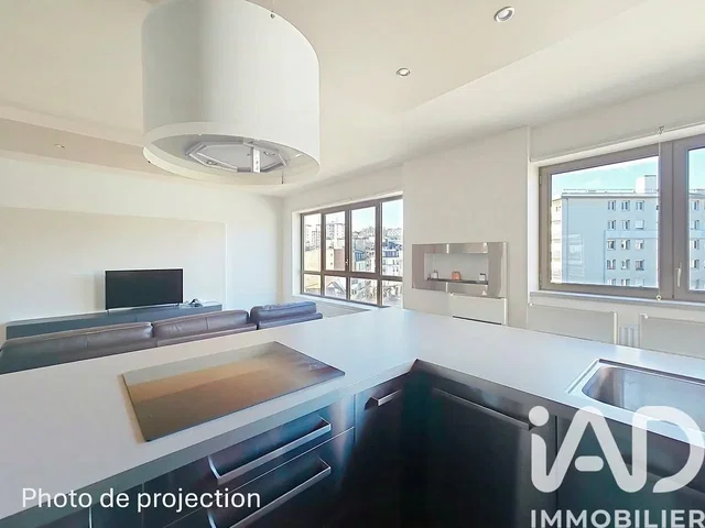 Cuisine; électroménager, parquet, lumière naturelle, style moderne