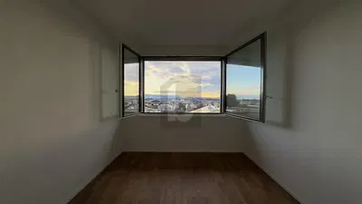 Küche; küchengeräte, holzboden, tageslicht, moderner stil