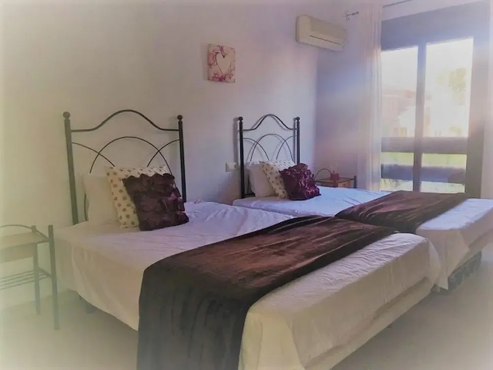 Dormitorio; luz natural