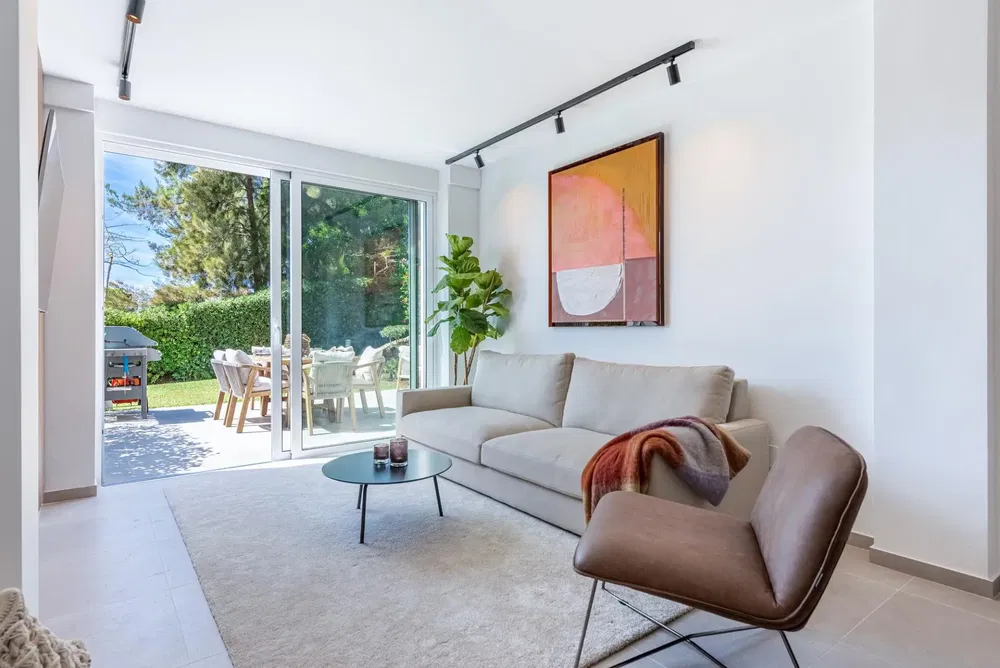 Salón; vista, luz natural, estilo moderno