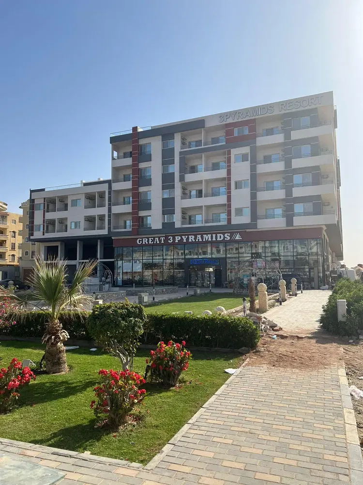 House and surroundings; commercial