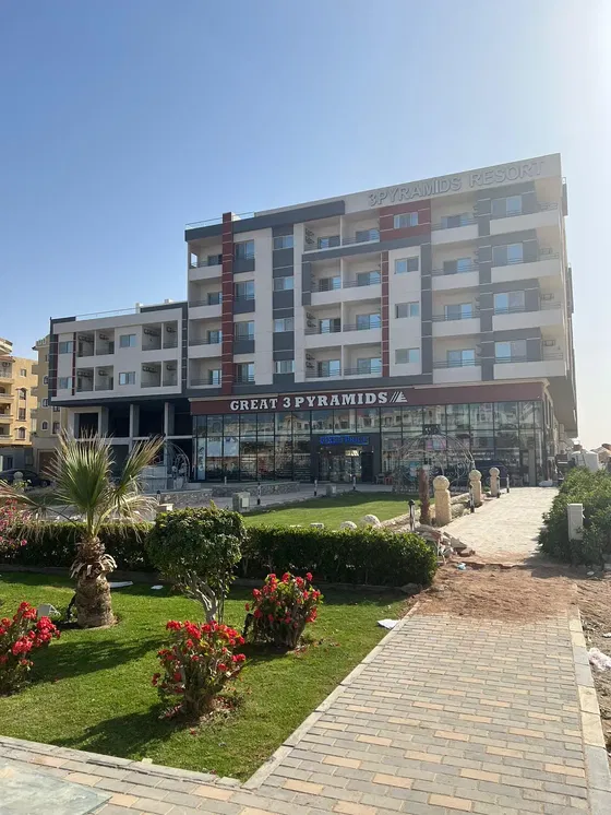 House and surroundings; commercial