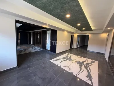 غرفة معيشة; أرضية من البلاط, أسقف عالية, مجدد