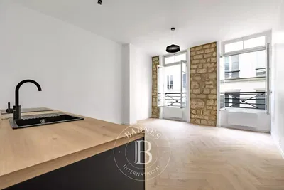 Küche; blick, holzboden, tageslicht, renoviert