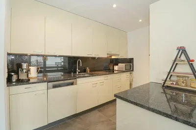 Kitchen; kitchen appliances, natural light, modern style