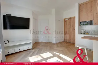 Cuisine; parquet, lumière naturelle, style moderne, électroménager