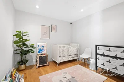 Chambre d'enfant; lumière naturelle, style moderne