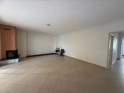 Salon; cheminée, carrelage